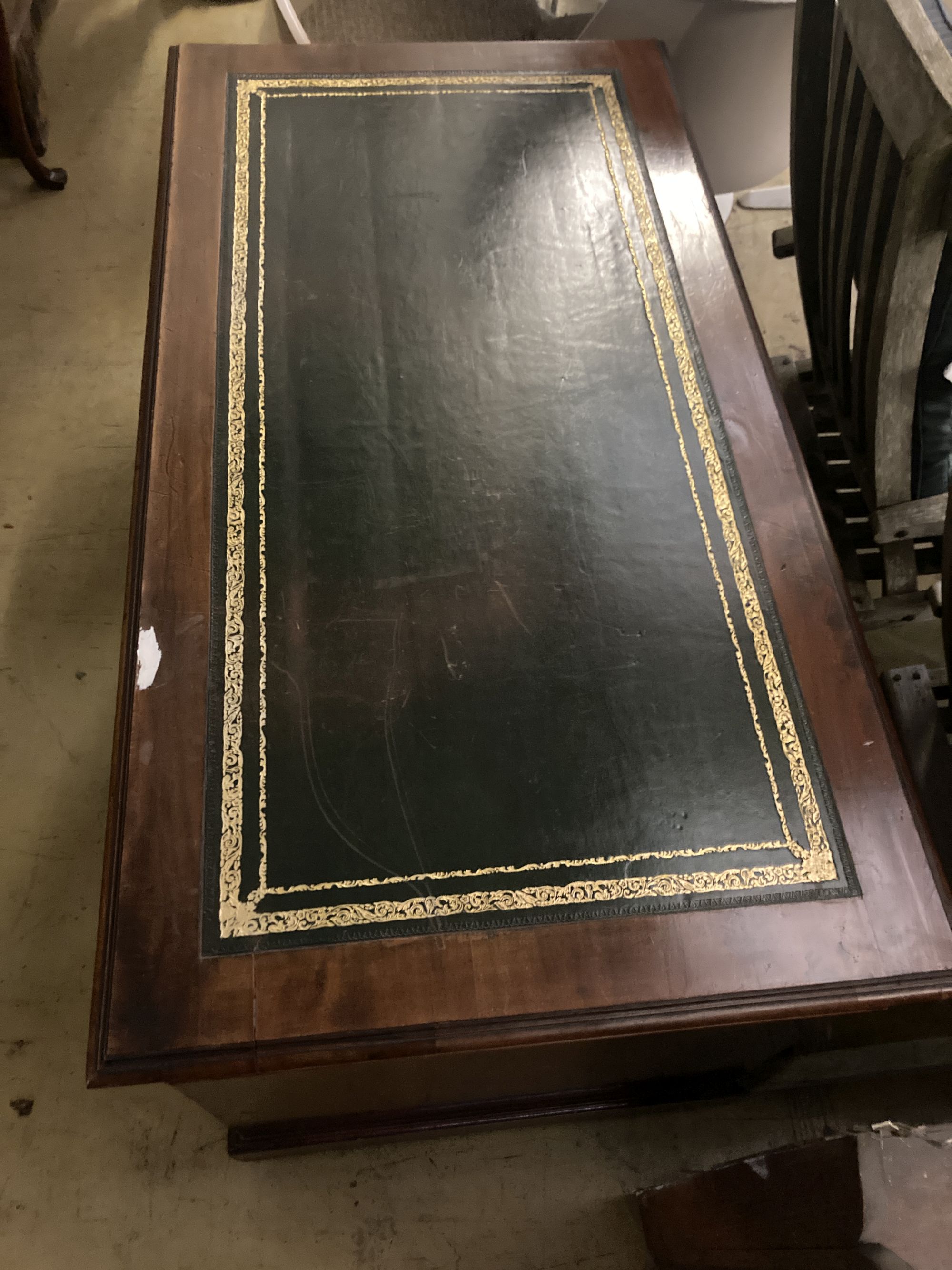 A Victorian walnut pedestal desk, width 122cm depth 64cm height 73cm